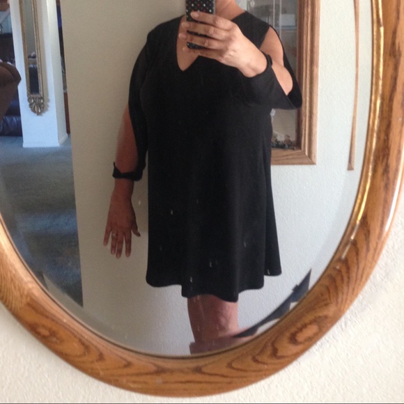 Pink Clove Dresses & Skirts - PINK CLOVE LBD with long slit sleeves